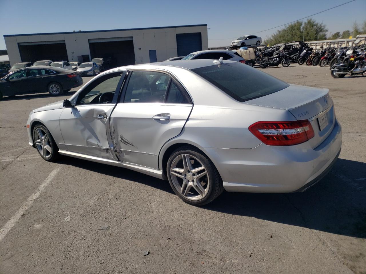 Изображение 2 2013 MERCEDES-BENZ E 350 2013 с VIN WDDHF5KB6DA675385