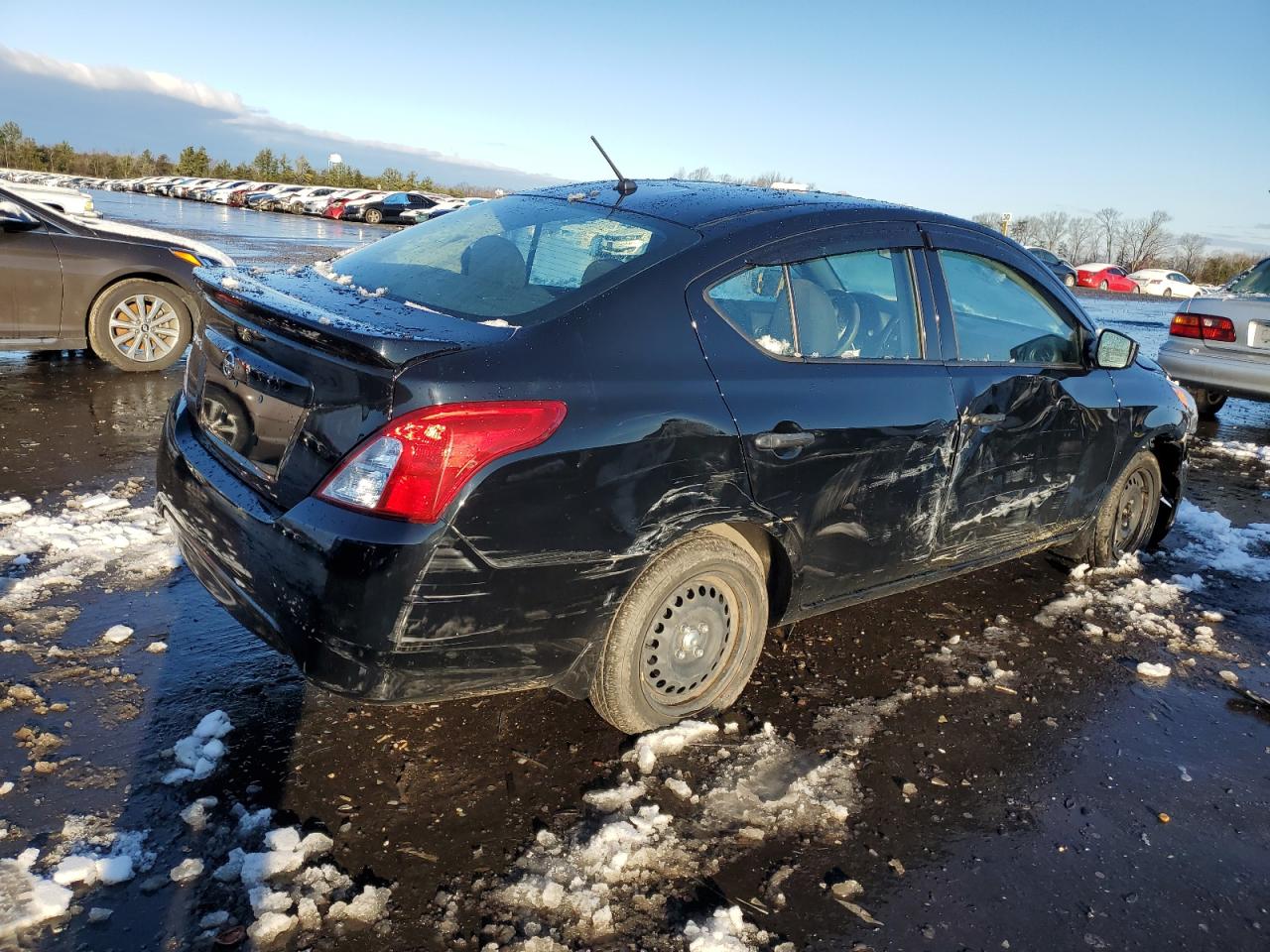 Изображение 3 2018 NISSAN VERSA S 2018 с VIN 3N1CN7APXJL862443