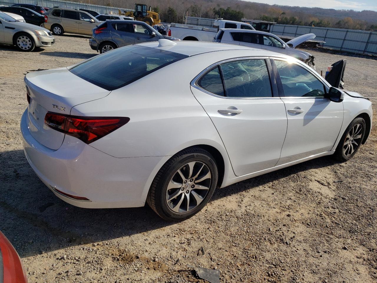 Изображение 3 2015 ACURA TLX  2015 с VIN 19UUB1F38FA012971
