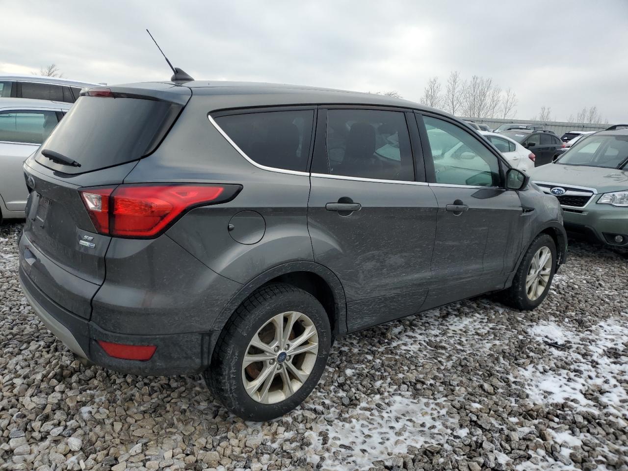 Obraz 3 z 2019 FORD ESCAPE SE 2019 z VIN 1FMCU9GD6KUB25669