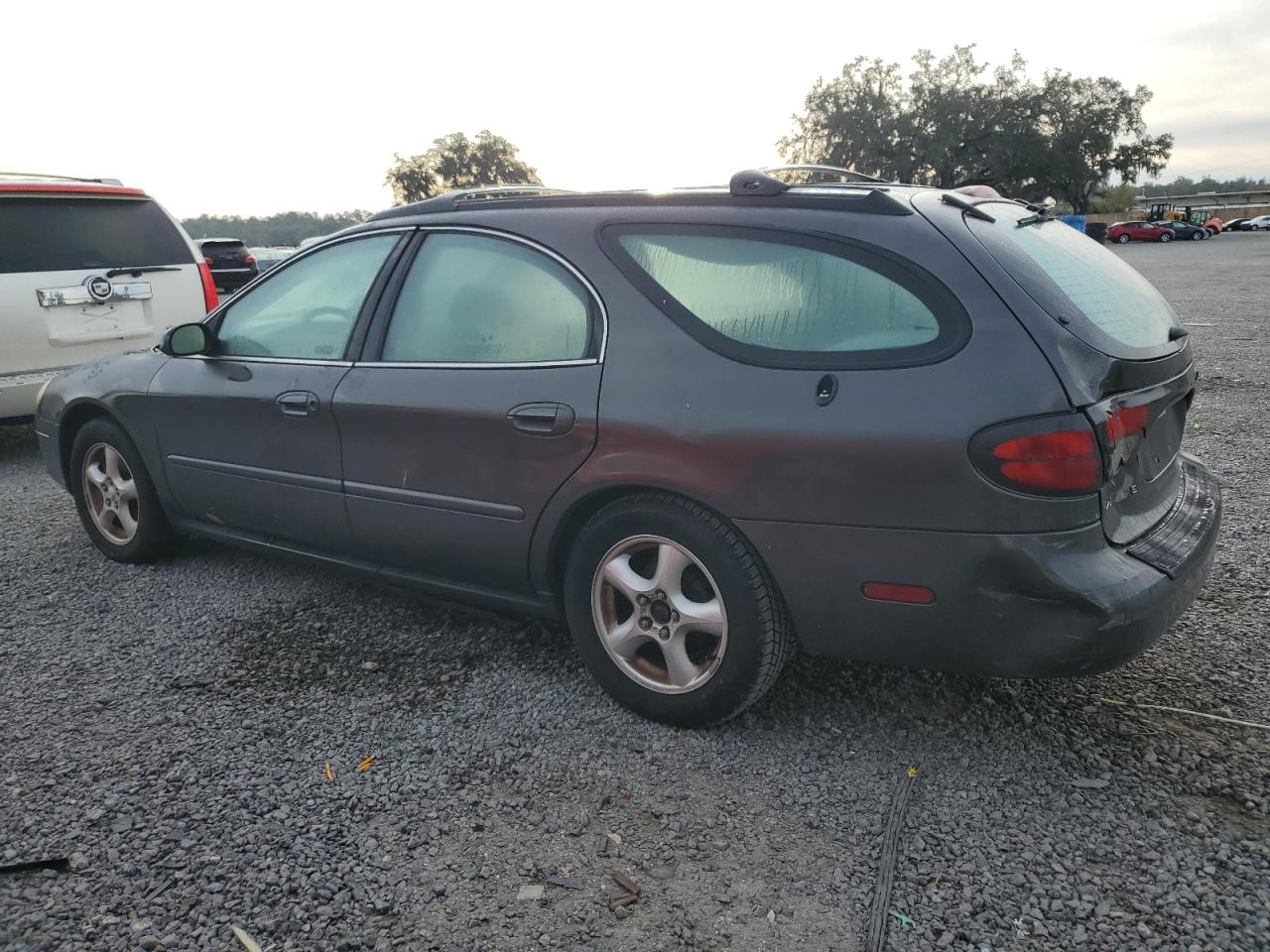 Obraz 2 z 2002 FORD TAURUS SE 2002 z VIN 1FAFP58U32A104382
