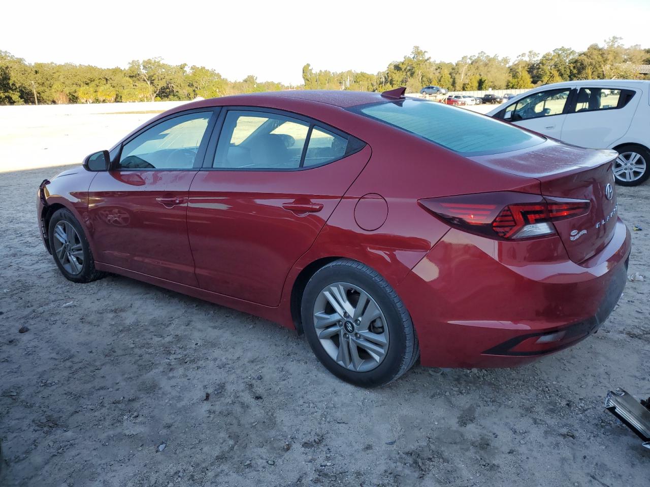 Image 2 of 2020 HYUNDAI ELANTRA SEL 2020 with VIN KMHD84LF4LU998194