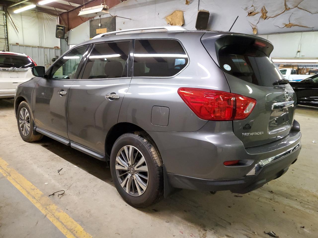 Obraz 2 z 2018 NISSAN PATHFINDER S 2018 z VIN 5N1DR2MN9JC660543