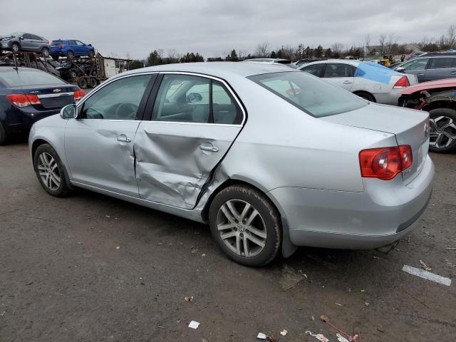 Image 2 of 2006 VOLKSWAGEN JETTA 2.5 2006 with VIN 3VWRF71K96M706739