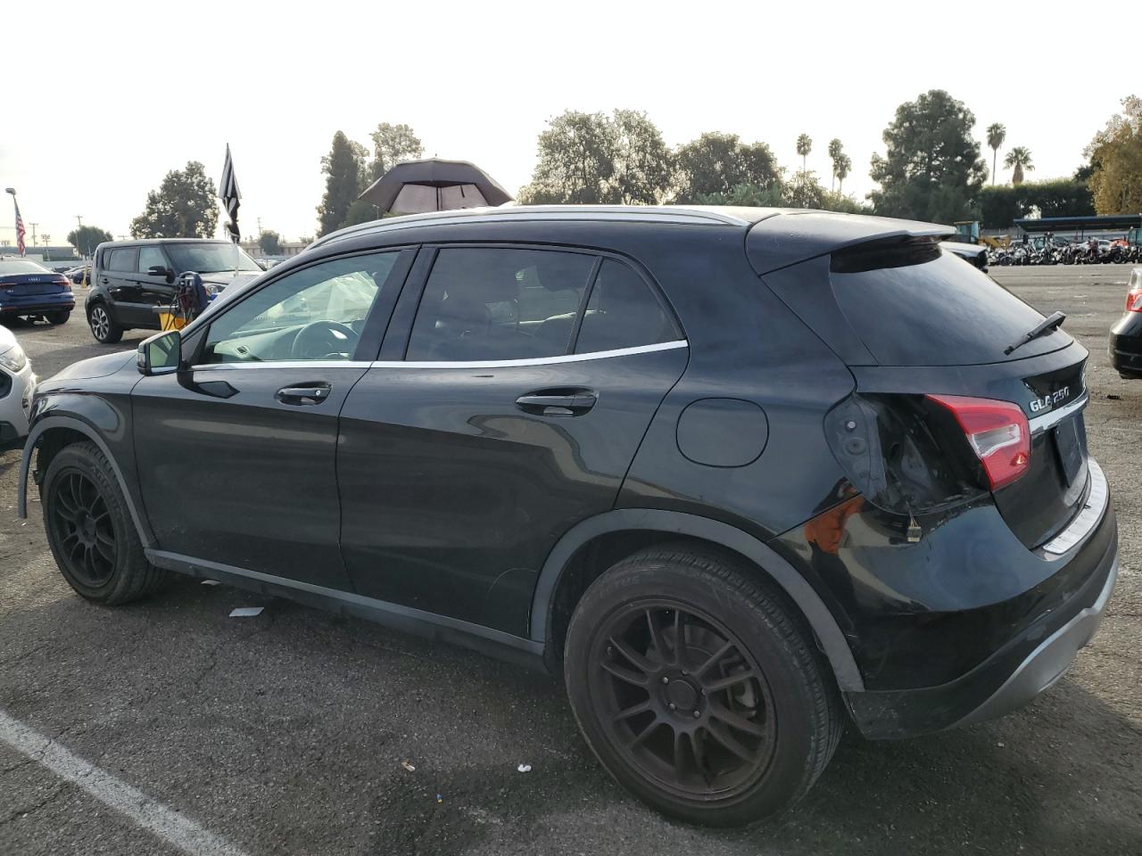 Image 2 of 2019 MERCEDES-BENZ GLA 250 2019 with VIN WDCTG4EB3KU006455