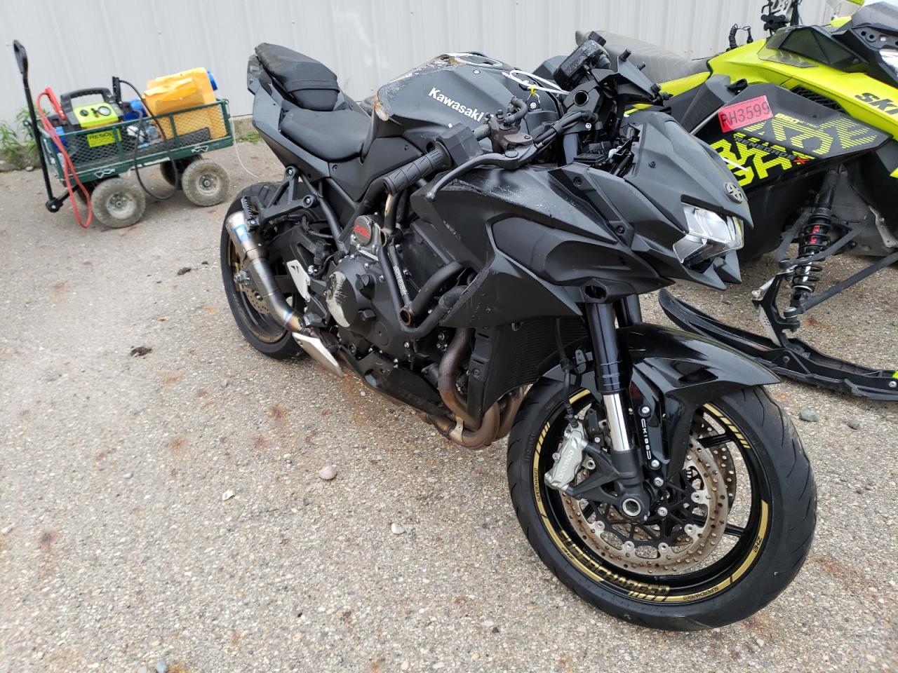 Изображение 1 Kawasaki Zr1000 K 2021 с VIN JKAZRCK13MA009290