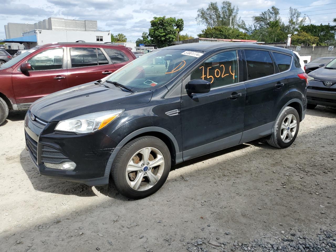 Image 1 of 2016 FORD ESCAPE SE 2016 with VIN 1FMCU9GX0GUC13487
