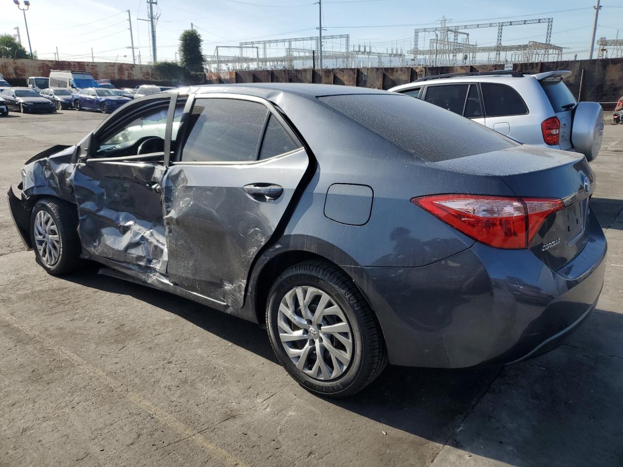 Image 2 of 2018 TOYOTA COROLLA L 2018 with VIN 5YFBURHE8JP771363