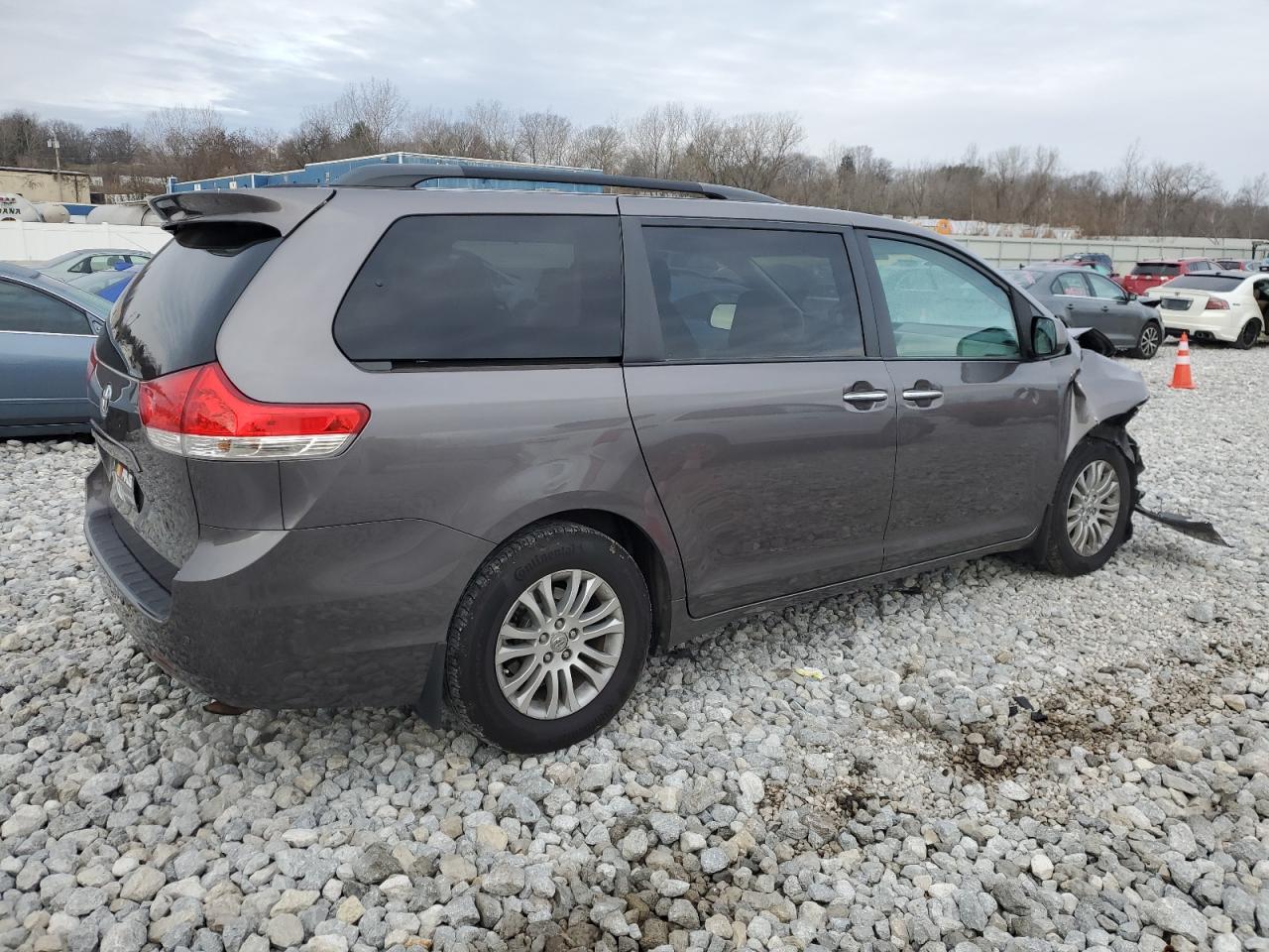 Image 3 of 2012 TOYOTA SIENNA XLE 2012 with VIN 5TDYK3DC8CS190196