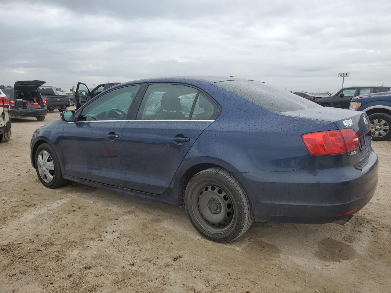 Image 2 of 2013 VOLKSWAGEN JETTA SE 2013 with VIN 3VWDP7AJ0DM208487