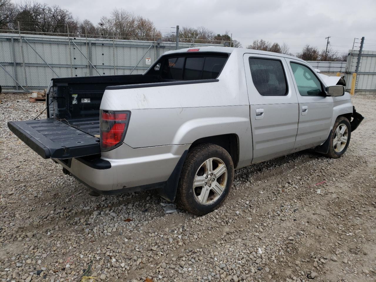 Image 3 of 2014 HONDA RIDGELINE RTL 2014 with VIN 5FPYK1F54EB005742