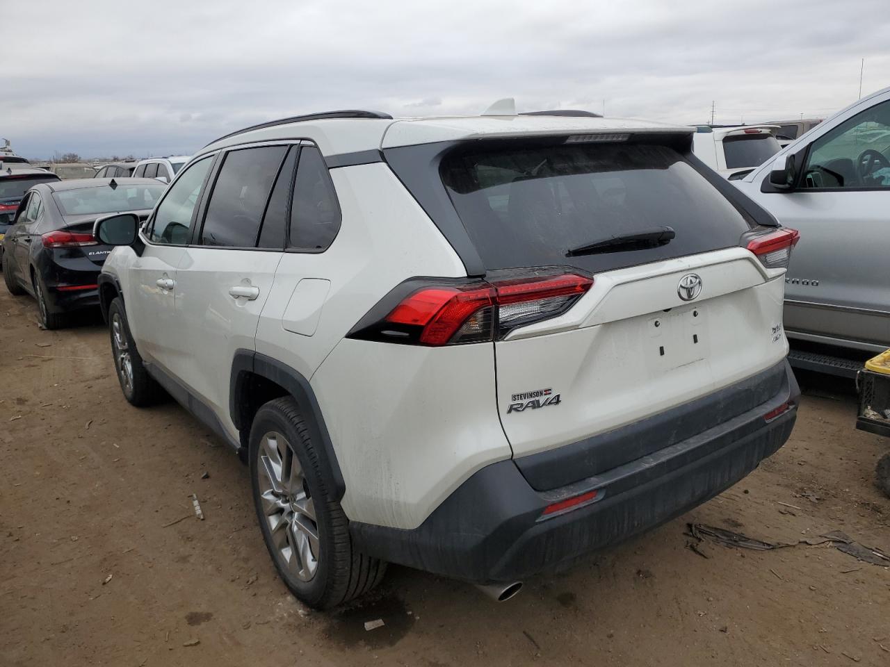 Obraz 2 z 2021 TOYOTA RAV4 XLE PREMIUM 2021 z VIN 2T3A1RFV4MW234538