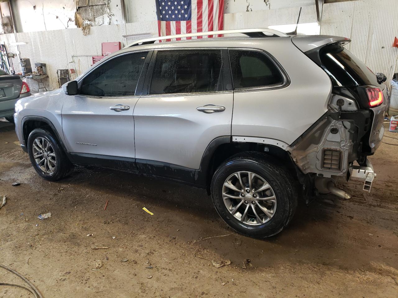Изображение 2 2020 JEEP CHEROKEE LATITUDE PLUS 2020 с VIN 1C4PJMLB3LD567607