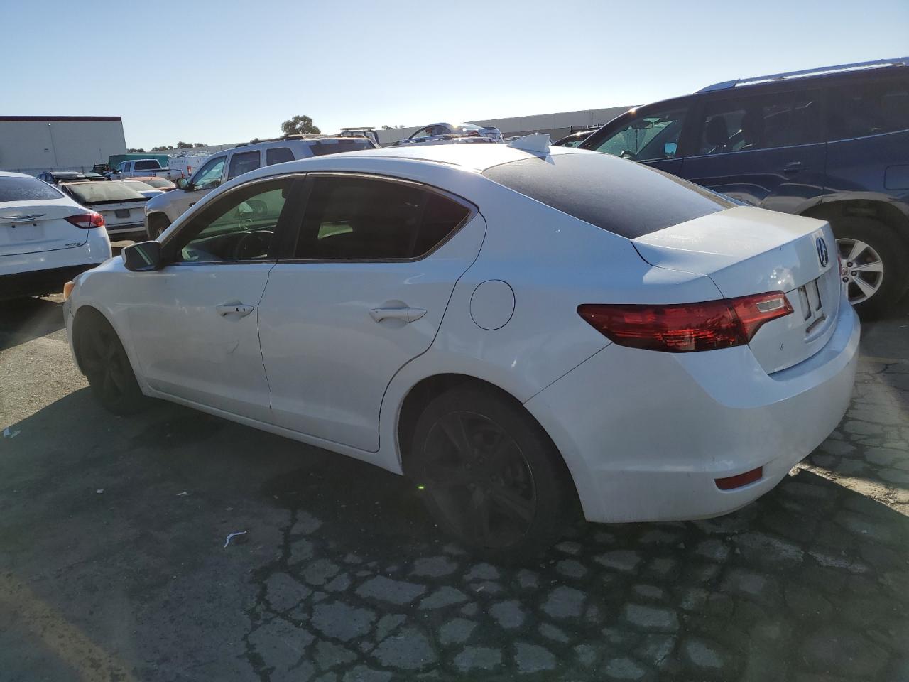 Изображение 2 2013 ACURA ILX 20 PREMIUM 2013 с VIN 19VDE1F59DE017378