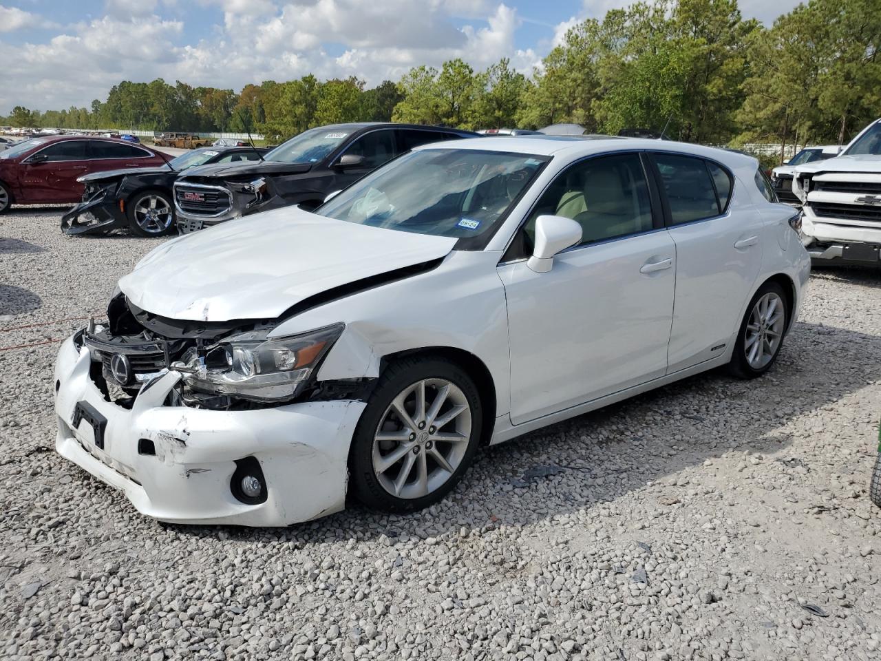Image 1 of 2013 LEXUS CT 200 2013 with VIN JTHKD5BH4D2147685