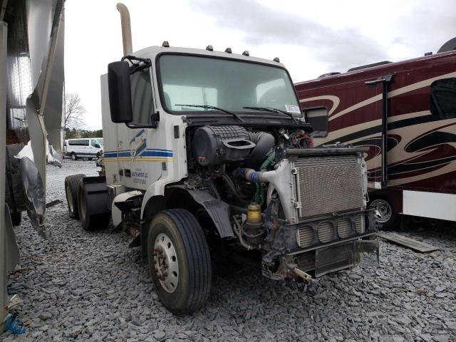 Image 1 of 2015 VOLVO VN VNM 2015 with VIN 4V4MC9EG2FN930310