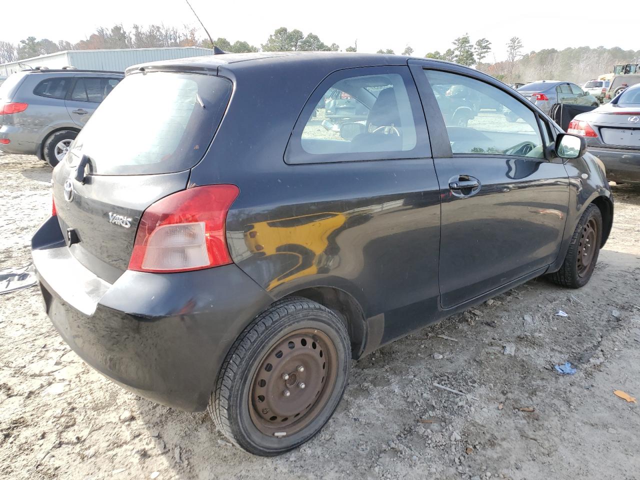 Image 3 of 2007 TOYOTA YARIS  2007 with VIN JTDJT923075065256