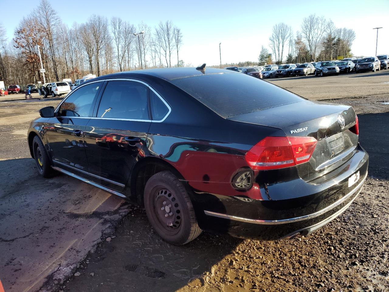 Image 2 of 2013 VOLKSWAGEN PASSAT SE 2013 with VIN 1VWBN7A35DC039907