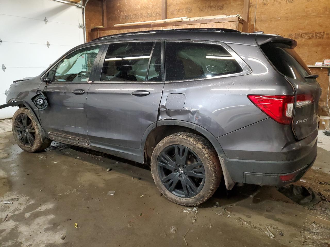 Image 2 of 2021 HONDA PILOT SE 2021 with VIN 5FNYF6H29MB022192