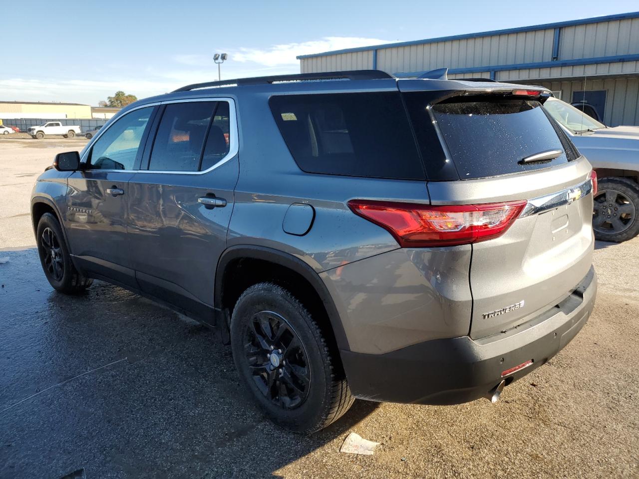 Изображение 2 2019 CHEVROLET TRAVERSE LT 2019 с VIN 1GNERGKW5KJ195751