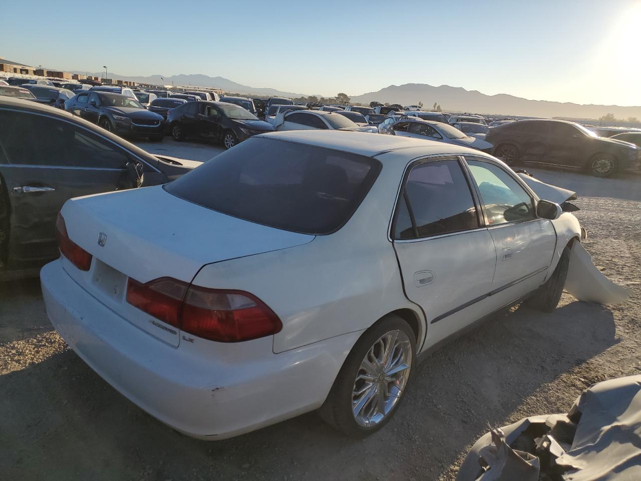Obraz 3 z 1998 HONDA ACCORD LX 1998 z VIN 1HGCG5645WA110739