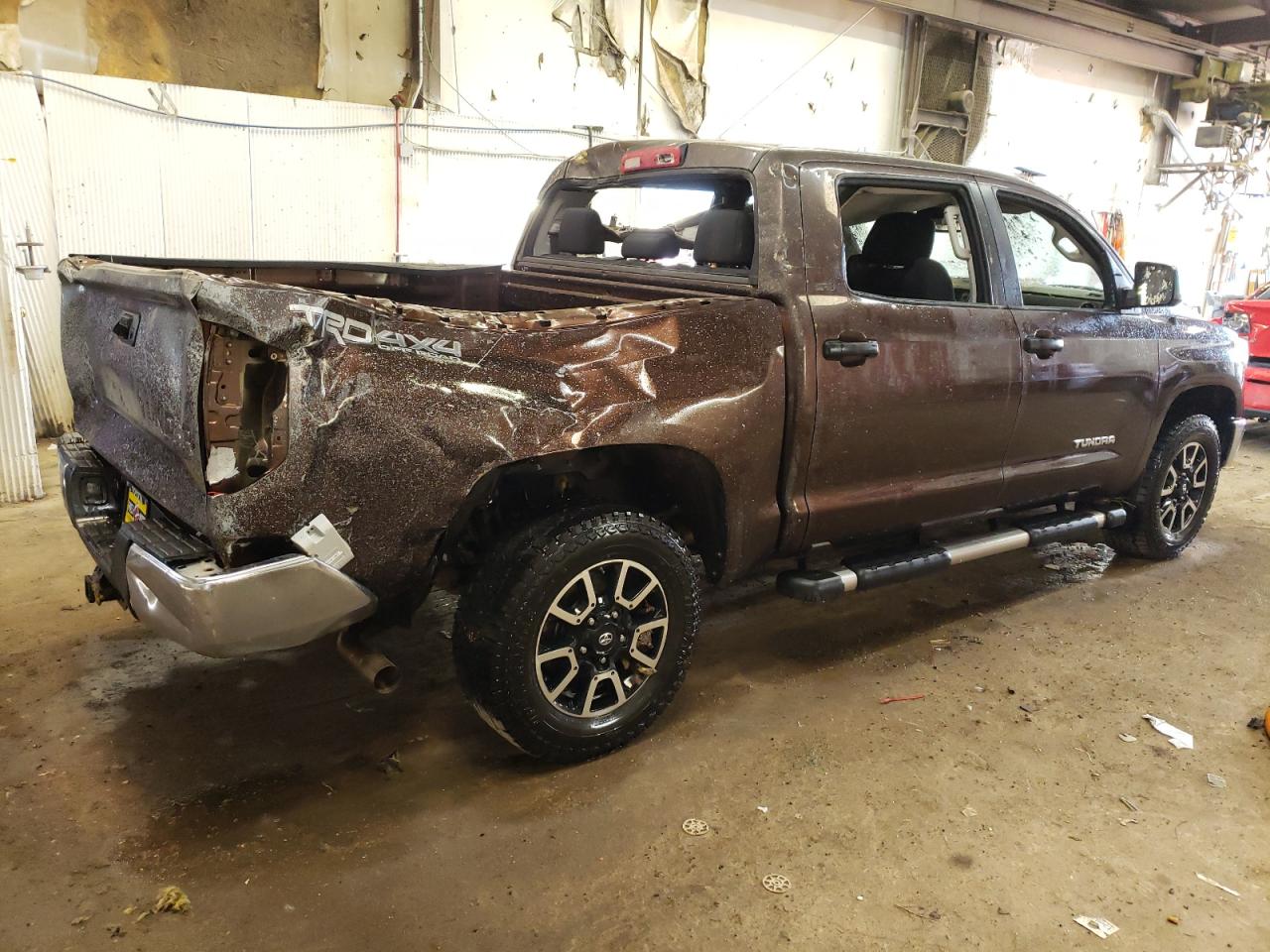 Изображение 3 Toyota Tundra Crewmax Sr5 2017 с VIN 5TFDW5F11HX583954