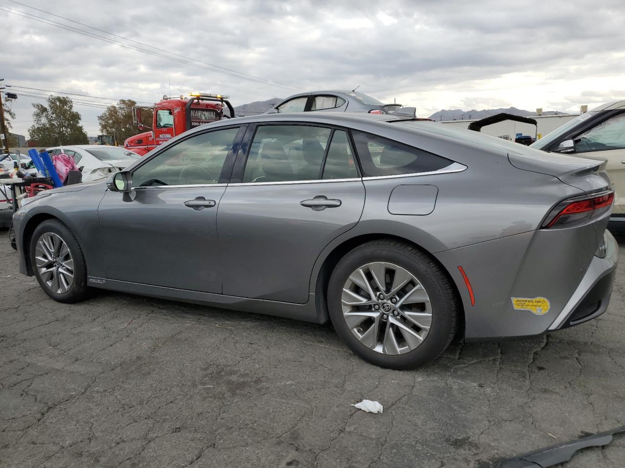Obraz 2 z 2022 TOYOTA MIRAI LE 2022 z VIN JTDAAAAA1NA004364