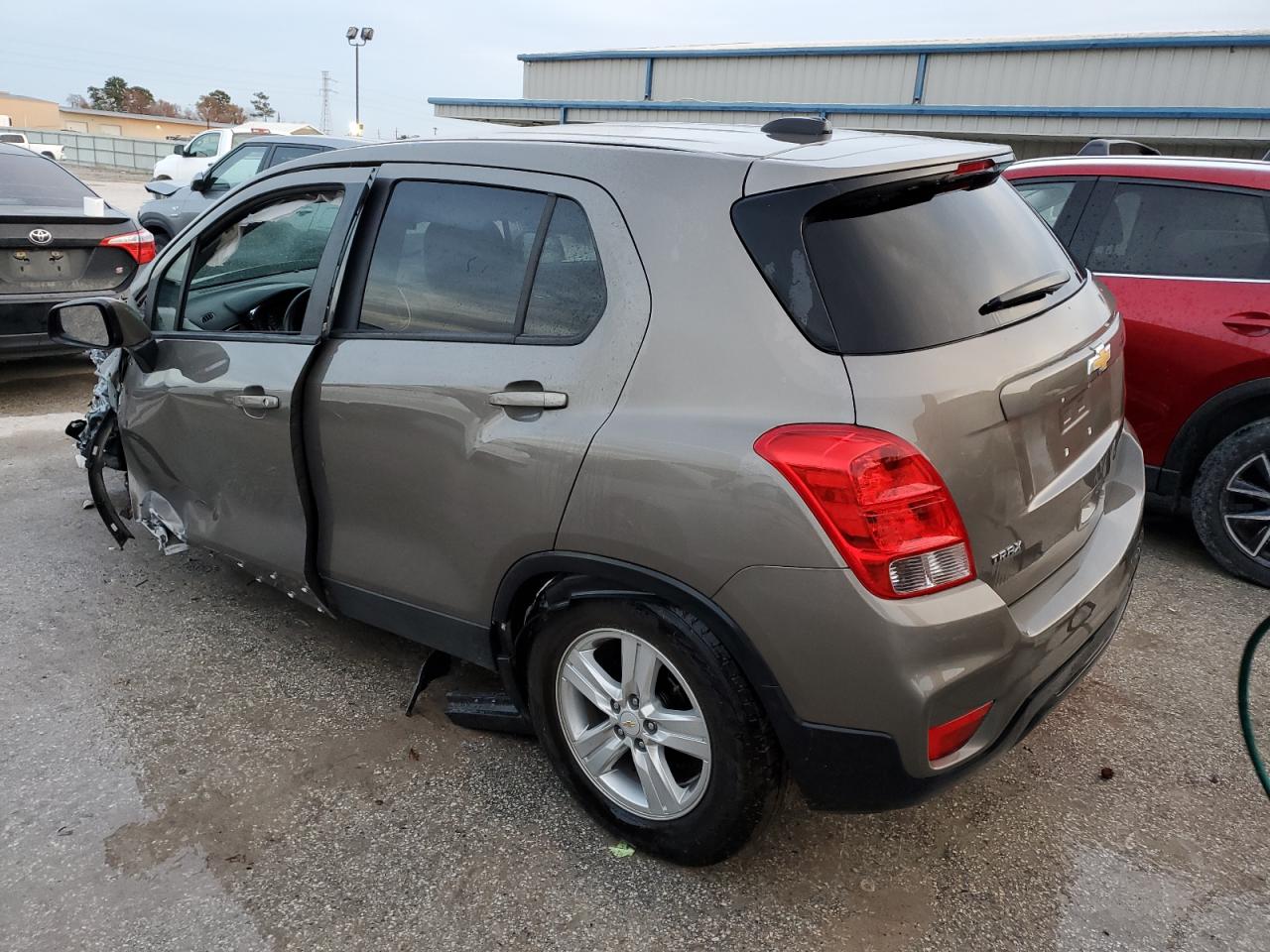 Obraz 2 z 2020 CHEVROLET TRAX LS 2020 z VIN KL7CJKSB2LB351860