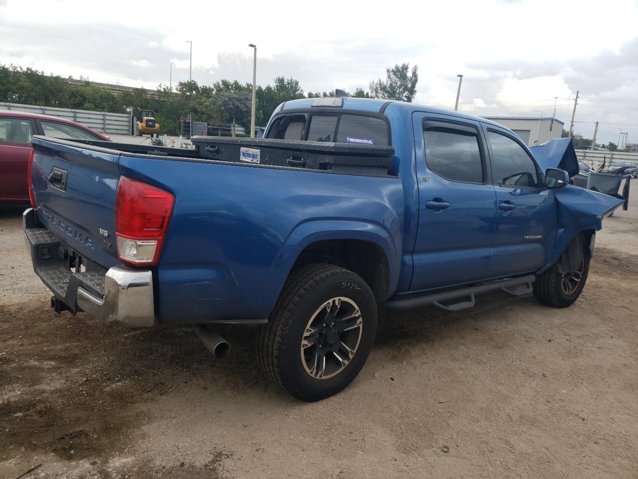 Изображение 3 2016 TOYOTA TACOMA DOUBLE CAB 2016 с VIN 5TFAZ5CN6GX006109
