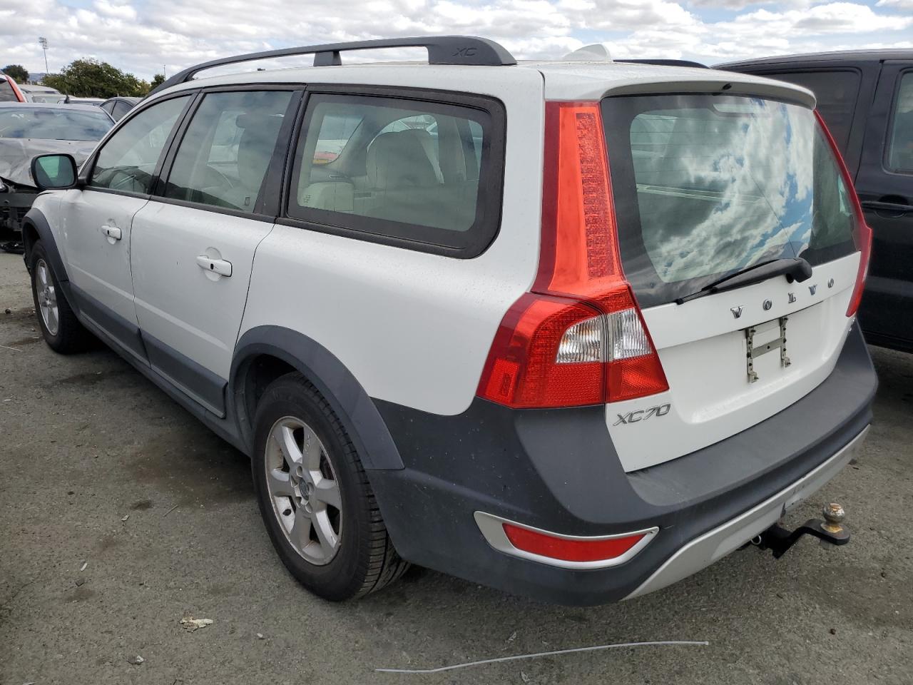 Изображение 2 2008 VOLVO XC70  2008 с VIN YV4BZ982181040194