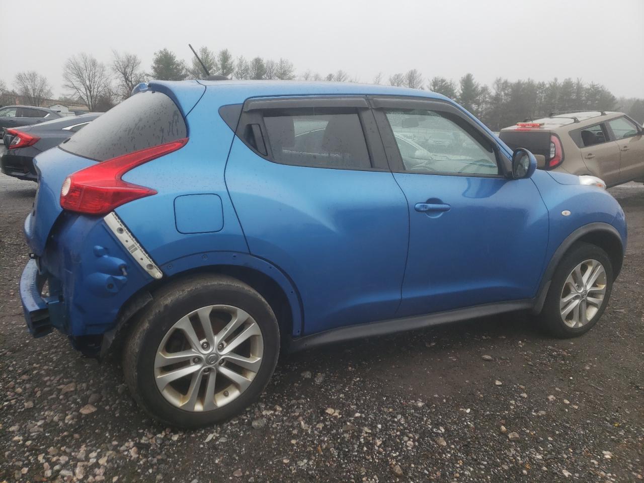 Image 3 of 2011 NISSAN JUKE S 2011 with VIN JN8AF5MV2BT018446