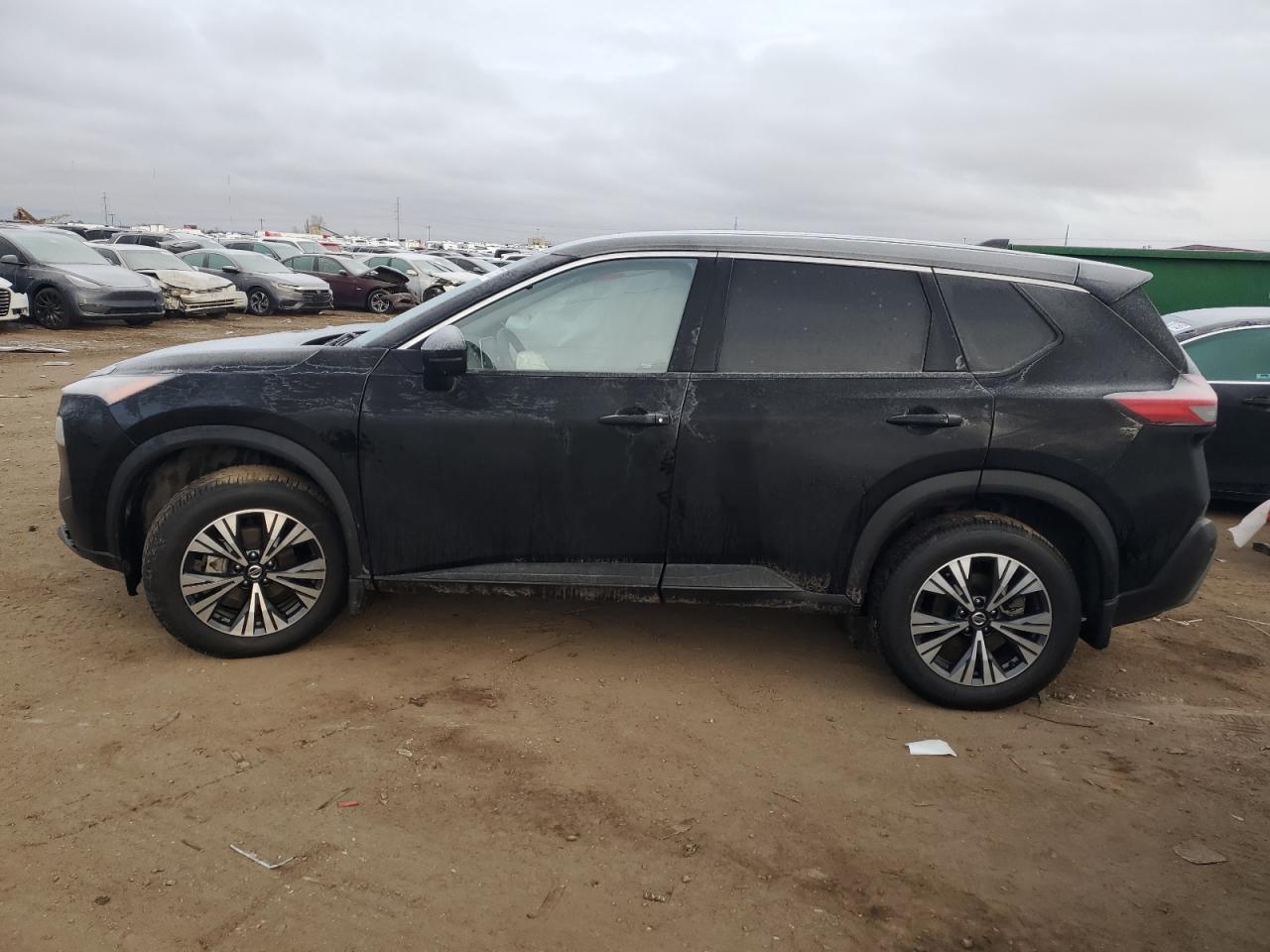 Image 2 of 2021 NISSAN ROGUE SV 2021 with VIN JN8AT3BB9MW224712