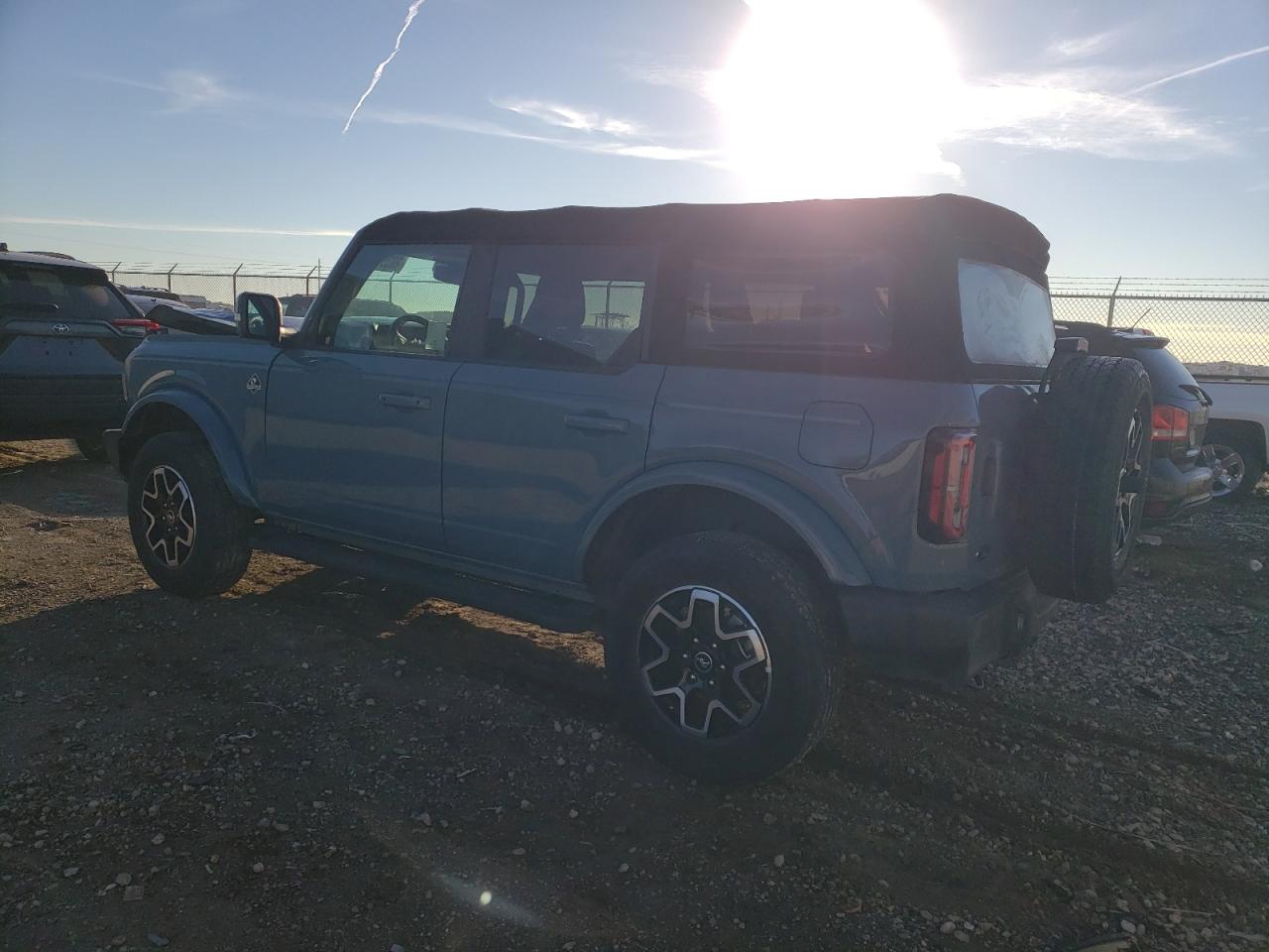 Obraz 2 z Ford Bronco Base 2021 z VIN 1FMDE5BH5MLA71679