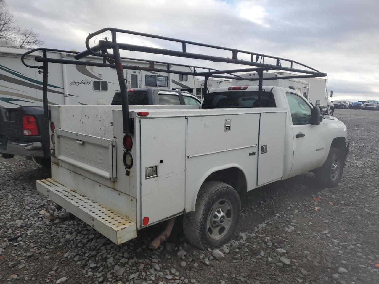 Image 3 of 2013 CHEVROLET SILVERADO C2500 HEAVY DUTY 2013 with VIN 1GB0CVCG4DF194665