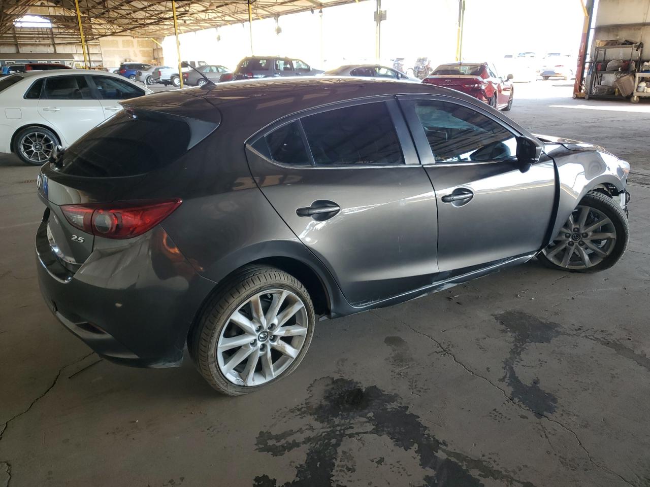 Obraz 3 z 2017 MAZDA 3 TOURING 2017 z VIN 3MZBN1L34HM154691