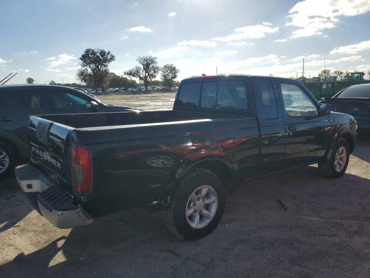 Image 3 of 2001 NISSAN FRONTIER KING CAB XE 2001 with VIN 1N6DD26S51C404192