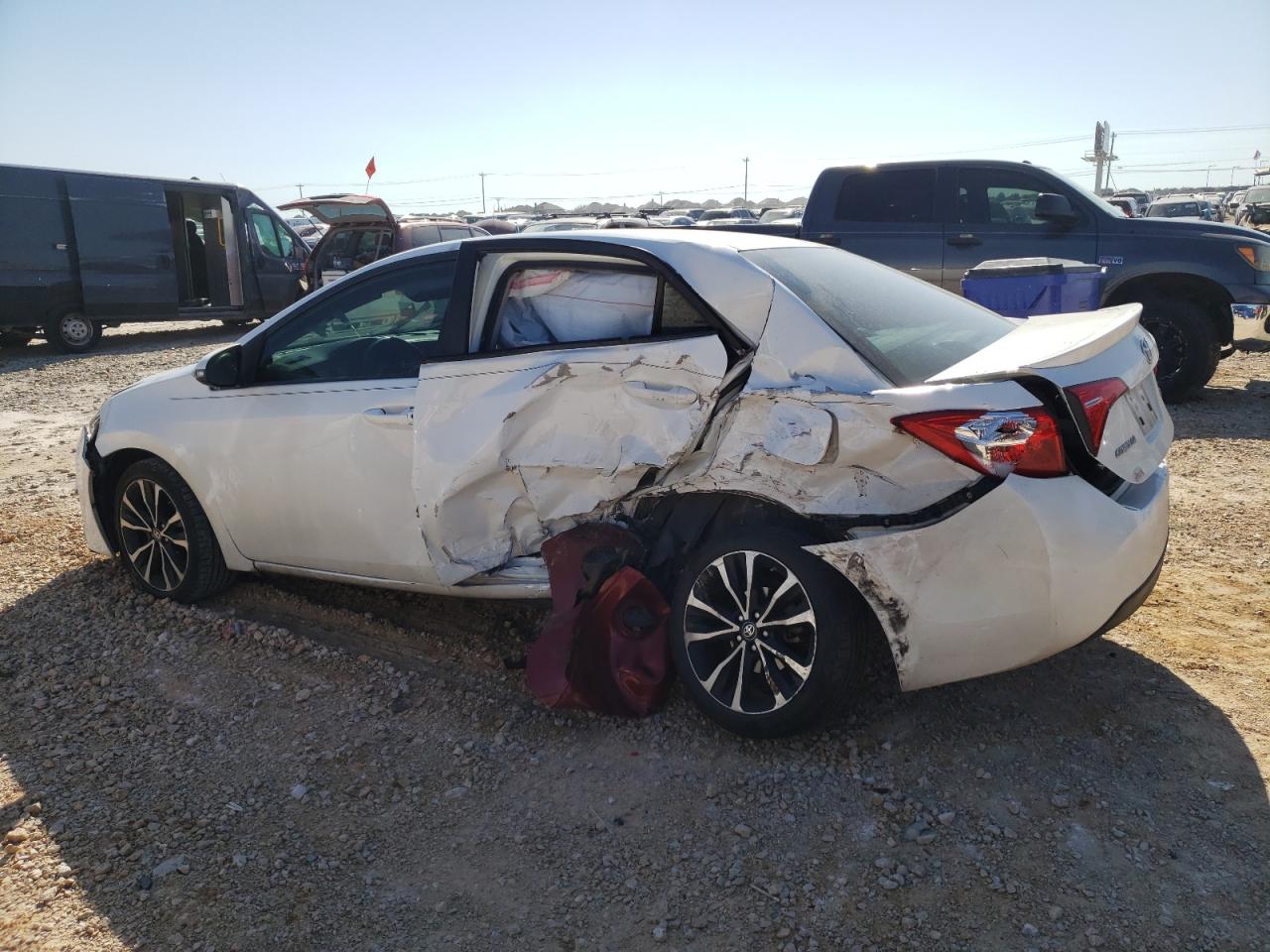 Изображение 2 2017 TOYOTA COROLLA L 2017 с VIN 5YFBURHE1HP655920