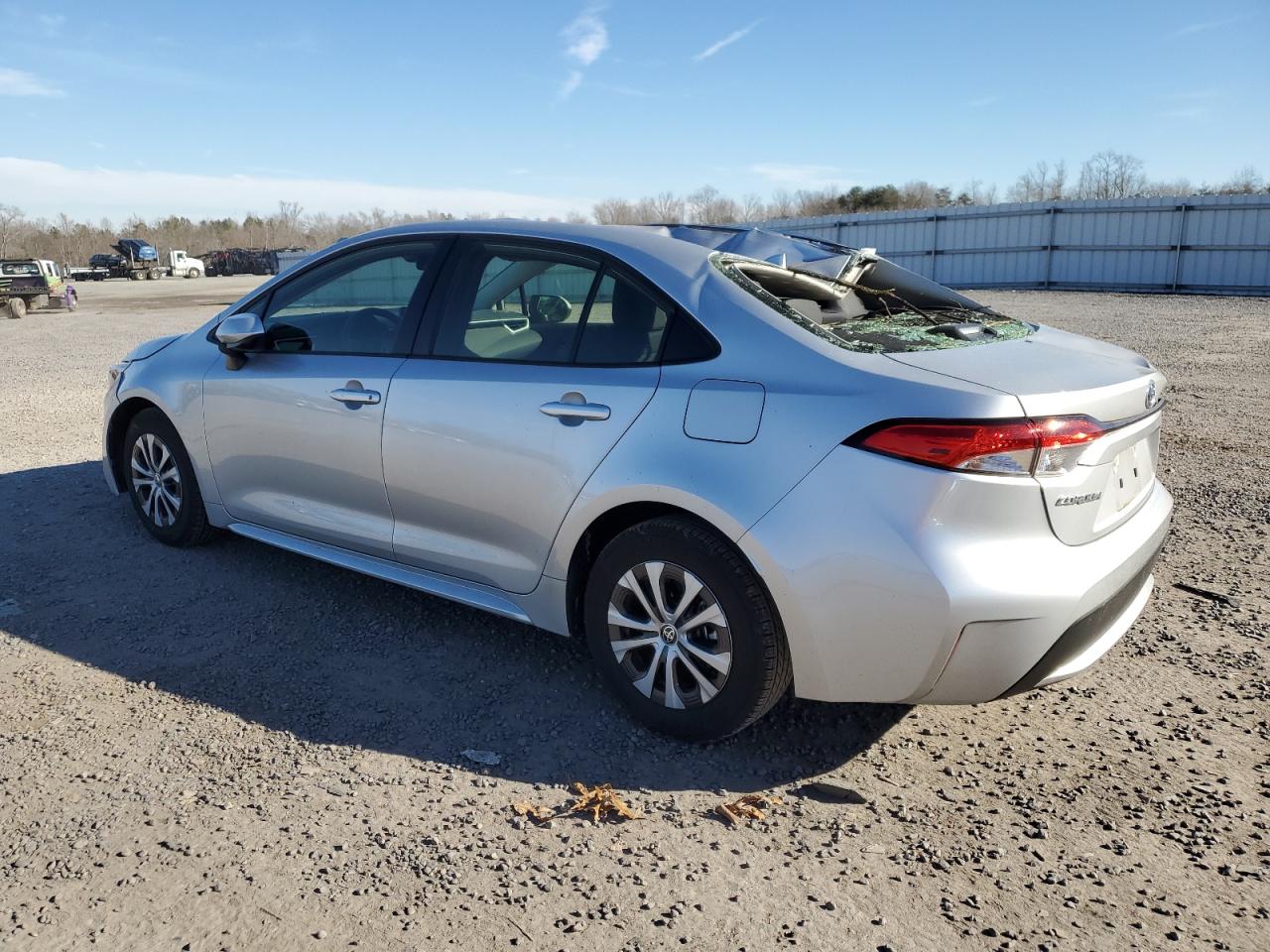 Изображение 2 2022 TOYOTA COROLLA LE 2022 с VIN JTDEAMDEXN3005583