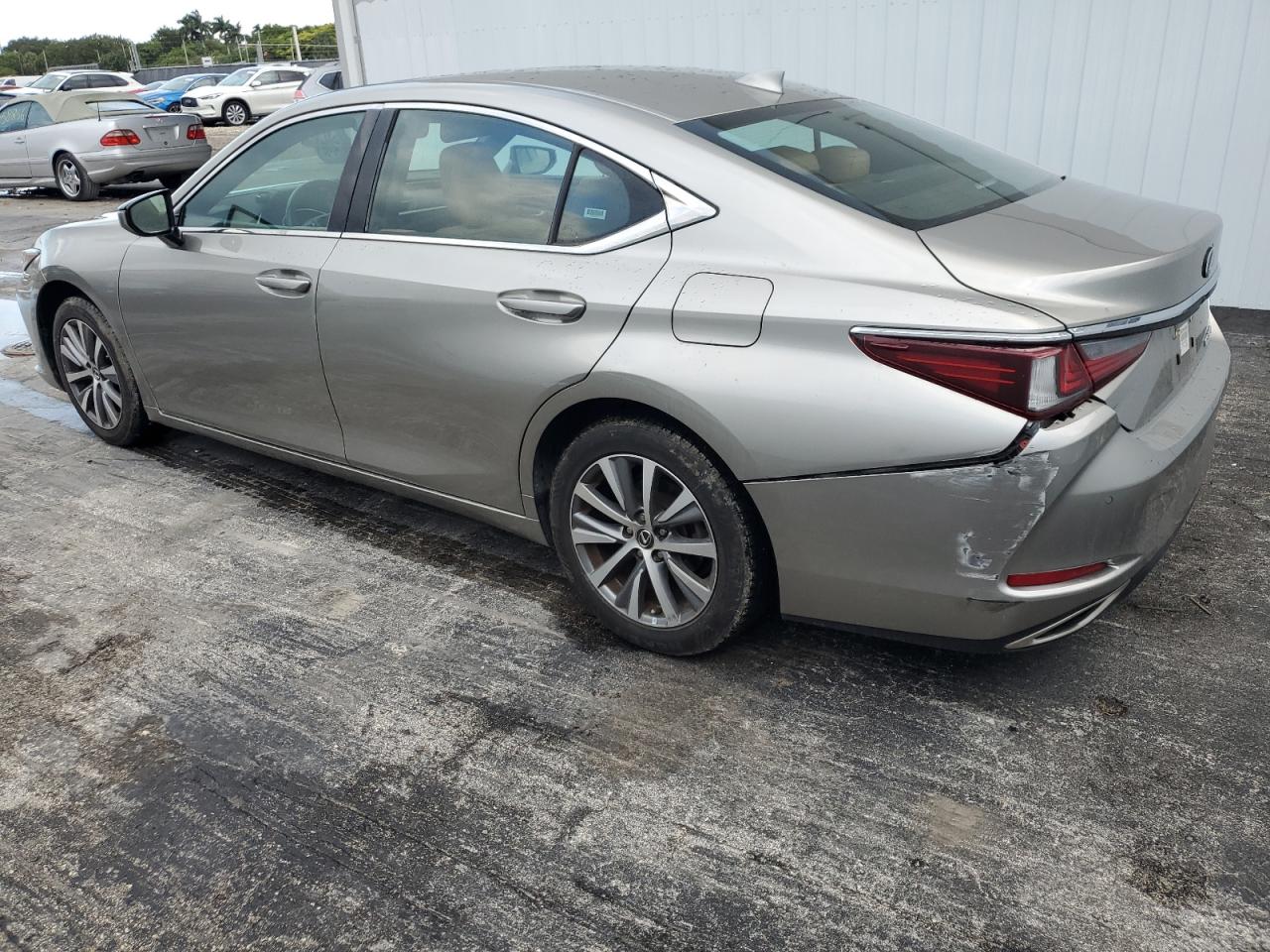 Image 2 of 2020 LEXUS ES 350 2020 with VIN 58ADZ1B10LU067069