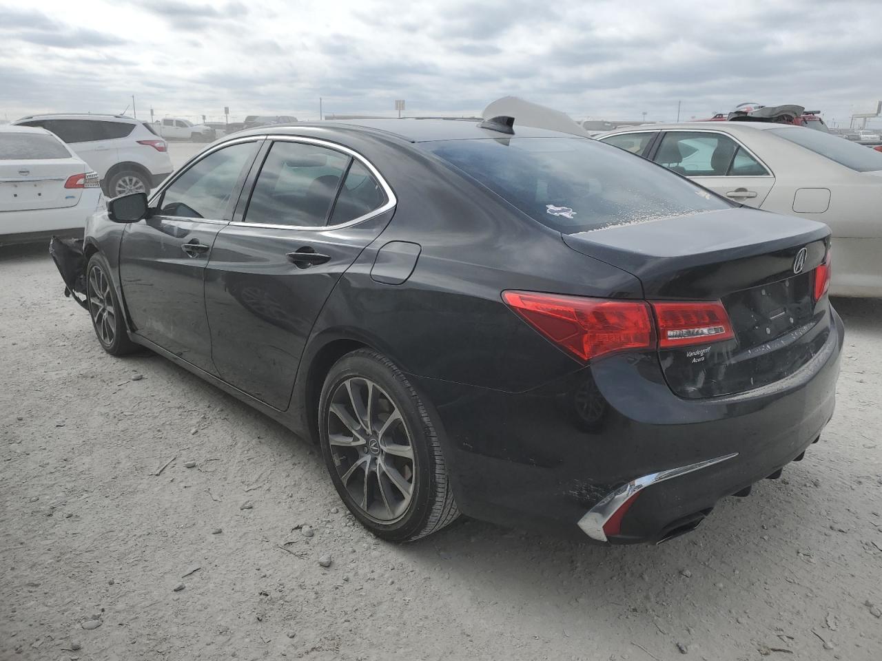 Obraz 2 z 2018 ACURA TLX  2018 z VIN 19UUB2F30JA006158