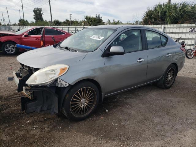 Obraz 1 z 2013 NISSAN VERSA S 2013 z VIN 3N1CN7AP3DL864779