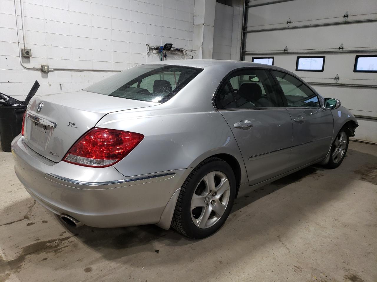 Image 3 of 2007 ACURA RL  2007 with VIN JH4KB16617C003873