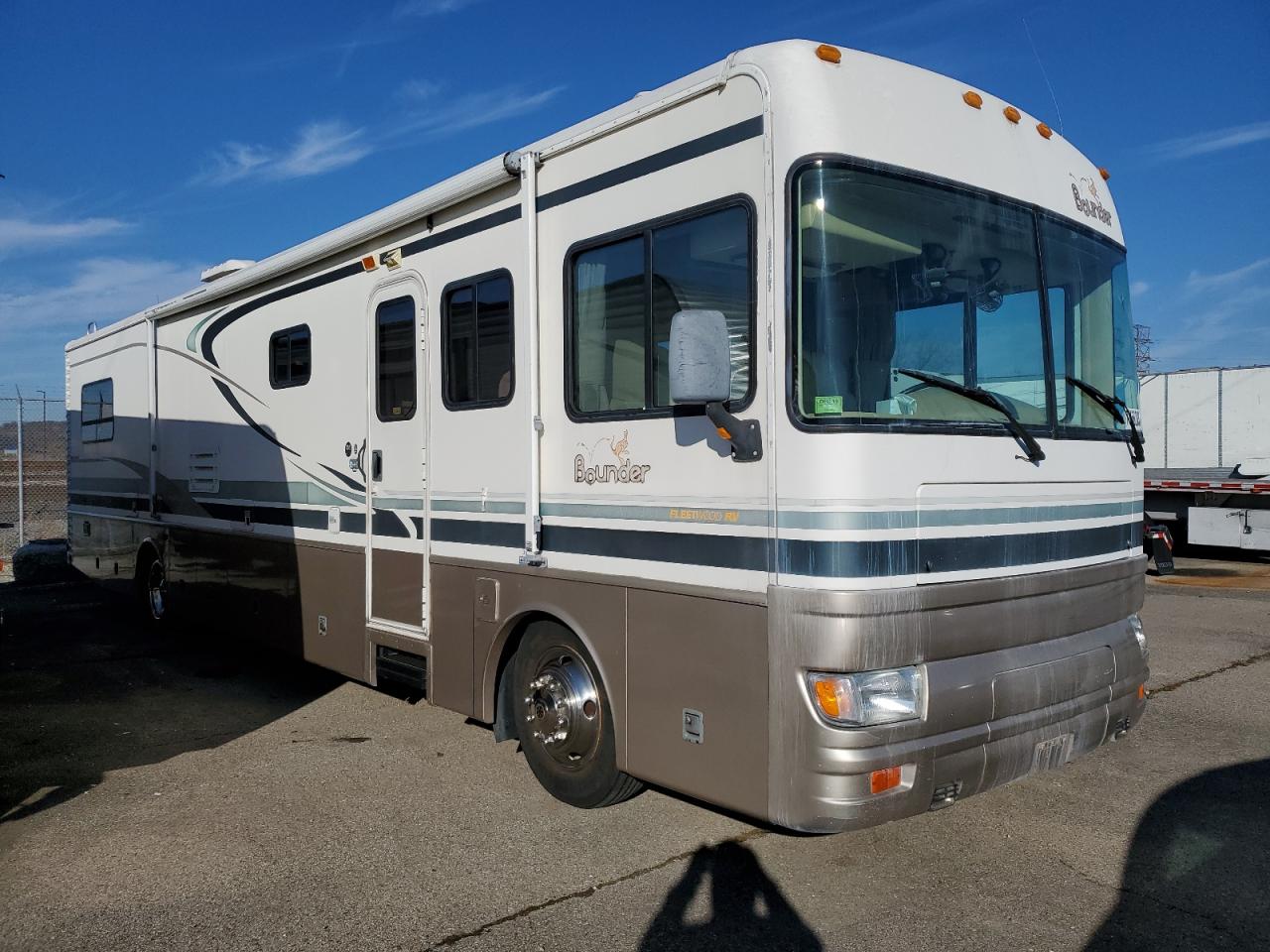 2002 FREIGHTLINER CHASSIS X LINE MOTOR HOME 2002 image