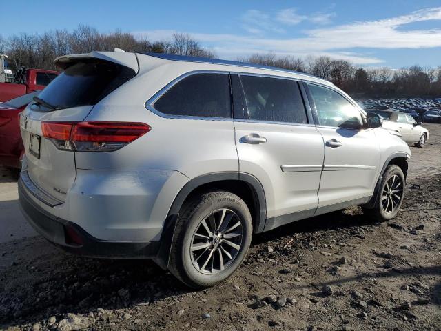 Image 3 of 2019 TOYOTA HIGHLANDER SE 2019 with VIN 5TDJZRFH8KS597104