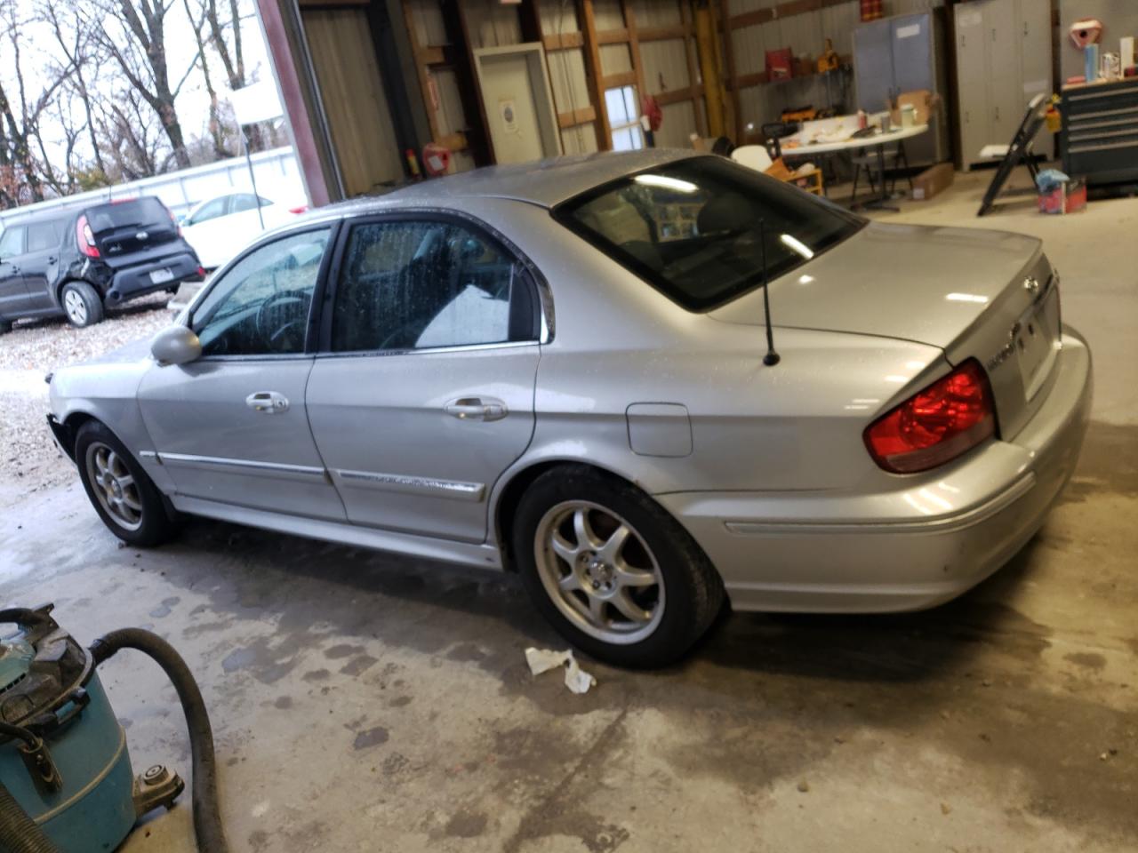 Obraz 2 z 2005 HYUNDAI SONATA GLS 2005 z VIN KMHWF35H15A146056