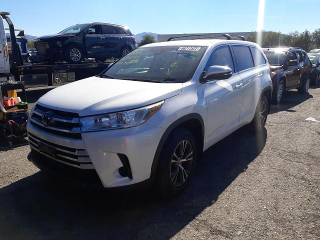 Image 2 of 2018 TOYOTA HIGHLANDER LE 2018 with VIN 5TDZARFH1JS040009