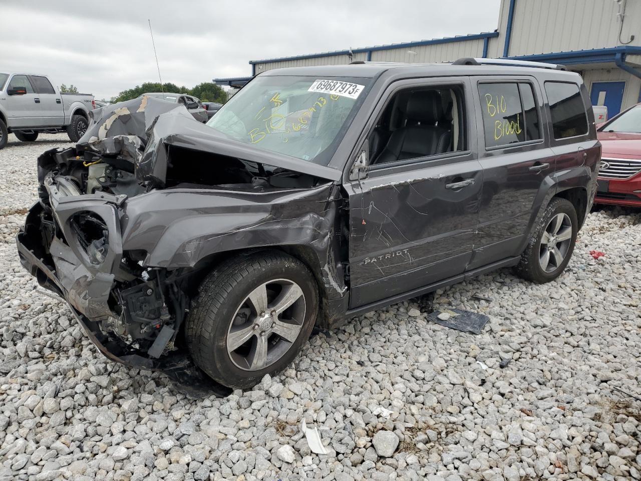 Obraz 1 z 2016 JEEP PATRIOT LATITUDE 2016 z VIN 1C4NJRFB3GD581755
