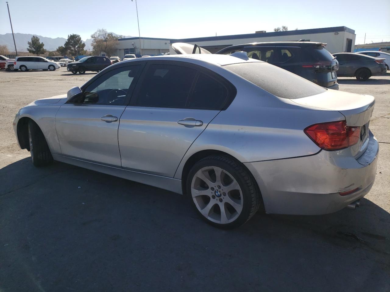 Obraz 2 z 2013 BMW 328 I SULEV 2013 z VIN WBA3C1C50DF443380