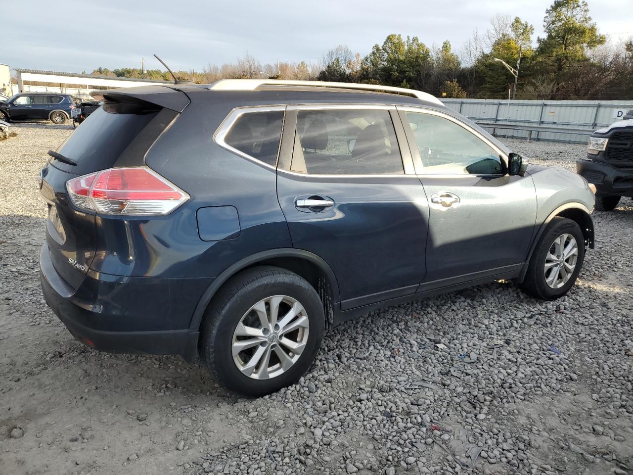 Image 3 of 2016 NISSAN ROGUE S 2016 with VIN 5N1AT2MV7GC846613