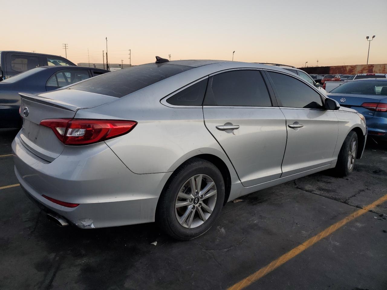 Image 3 of 2016 HYUNDAI SONATA SE 2016 with VIN 5NPE24AF6GH373423